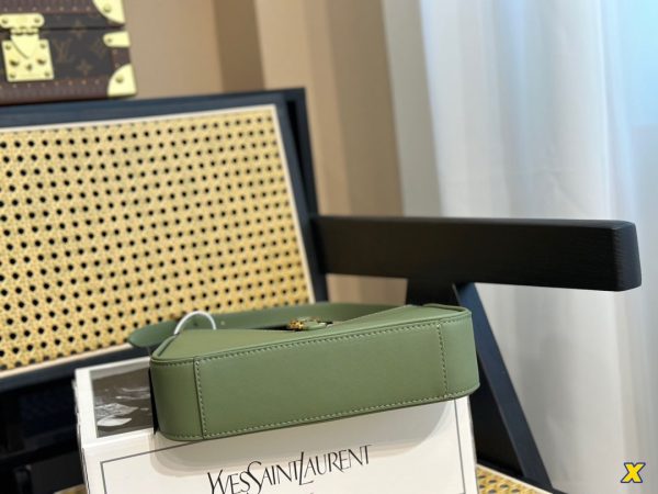 Ysl Le 5 A 7 Hobo Bag In Smooth Green