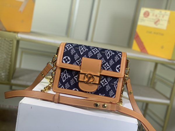 LV Louis Vuitton Dauphine MM Bag Monogram