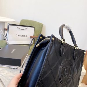 CHANEL VANITY CASE BAG