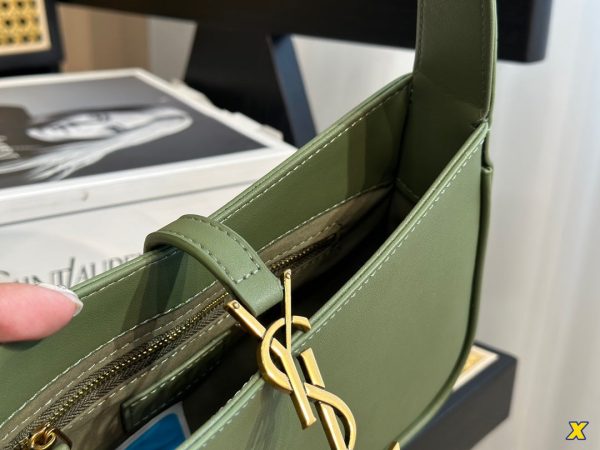 Ysl Le 5 A 7 Hobo Bag In Smooth Green