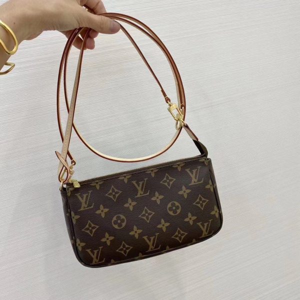 LOUIS VUITTON Pochette Accessoires Monogram Canva