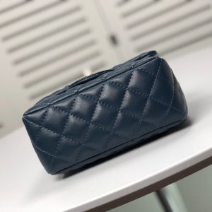 GUCCI GG Marmont mini matelassé shoulder bag