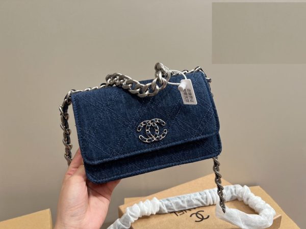 Chanel 19 Denim Wallet On Chain