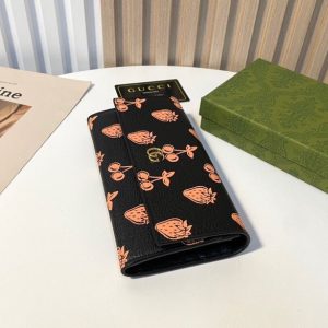 Gucci cherry long wallet