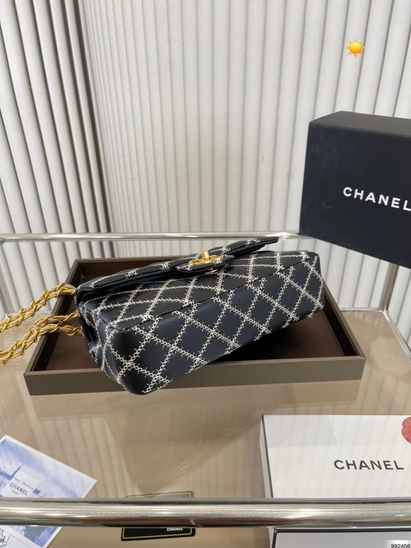 Chanel Luxury Diamond Tote Bag