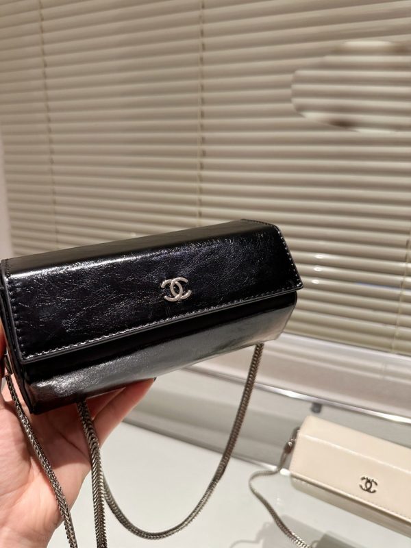 CHANEL BOY WALLET ON CHAIN WOC CAVIAR