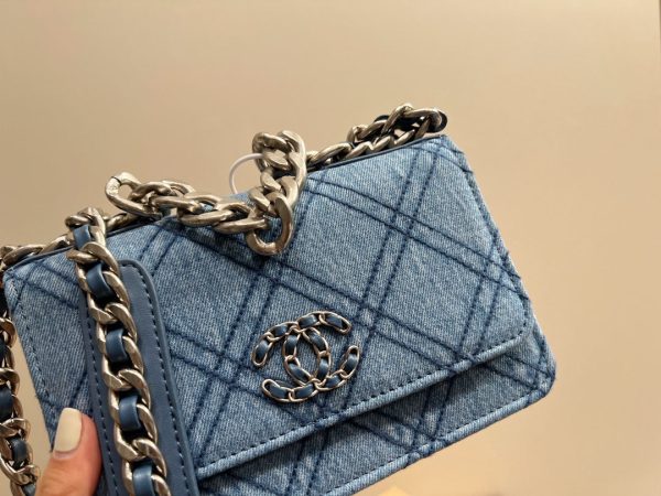 Chanel 19 Denim Wallet On Chain