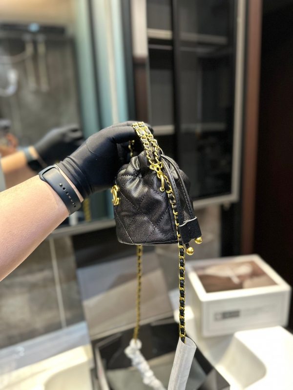 Chanel 22 Mini Handbag ‘Black’