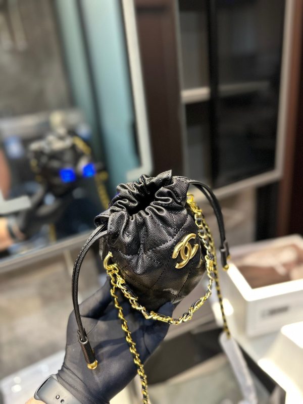 Chanel 22 Mini Handbag ‘Black’