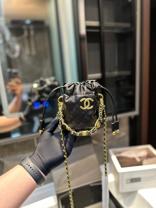 Chanel 22 Mini Handbag ‘Black’