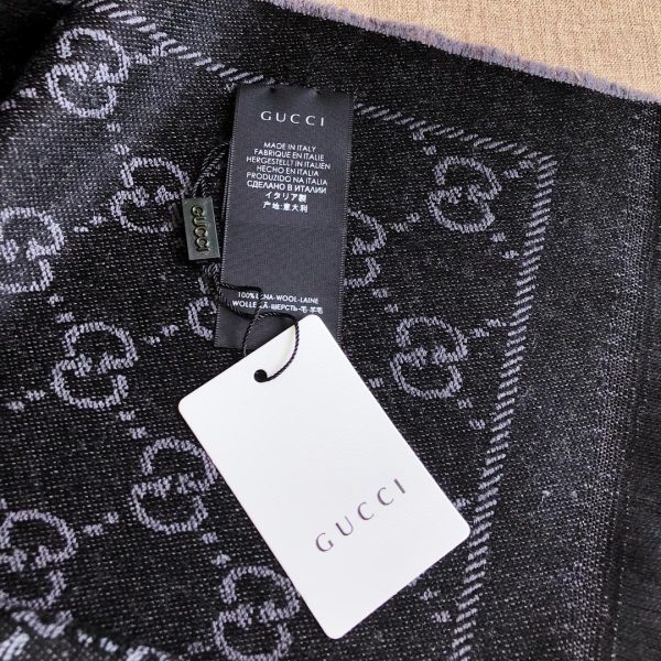 EN – Luxury GCI Scarf 011