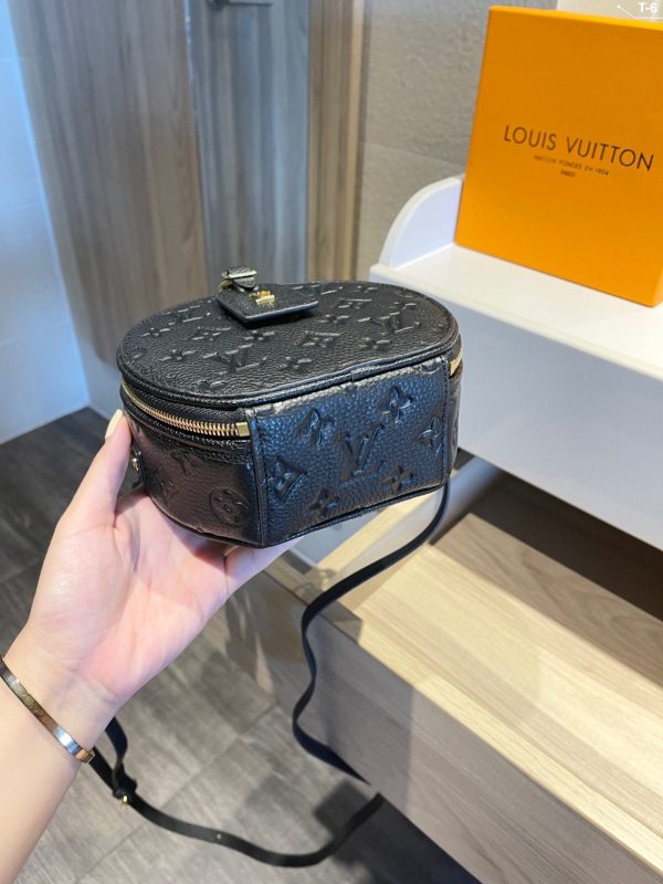 Louis Vuitton BOITE CHAPEAU SOUPLE