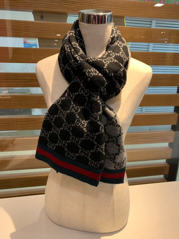 EN – Luxury GCI Scarf 007