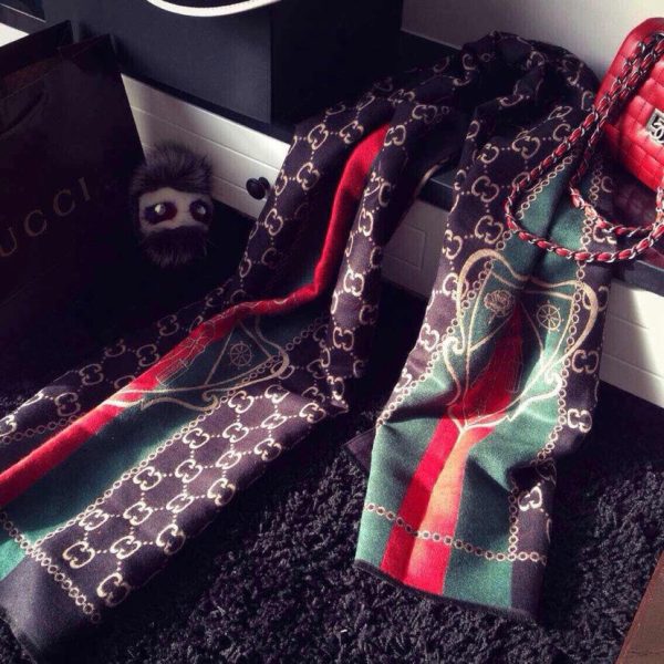 EN – Luxury GCI Scarf 017