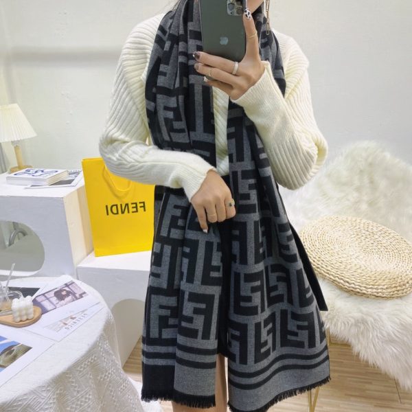 EN – Luxury FEI Scarf 012