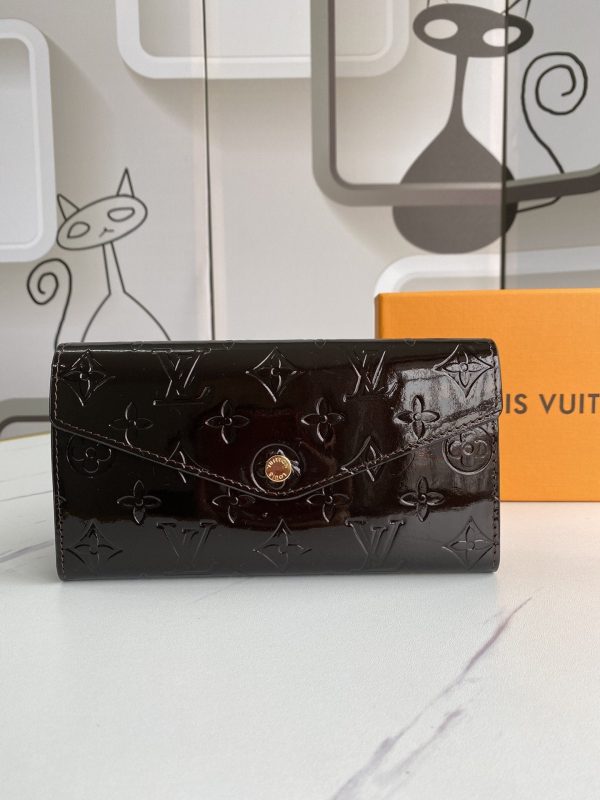 Louis Vuitton Wallet Sarah Monogram Vernis Amarante