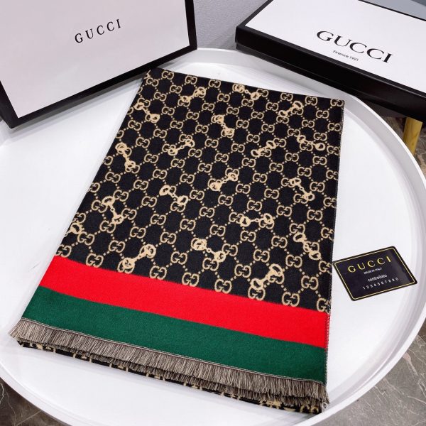 EN – Luxury GCI Scarf 015