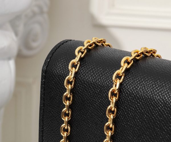 Saddle Pouch with Chain