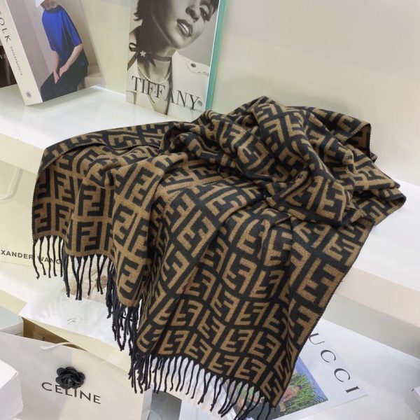 EN – Luxury FEI Scarf 018