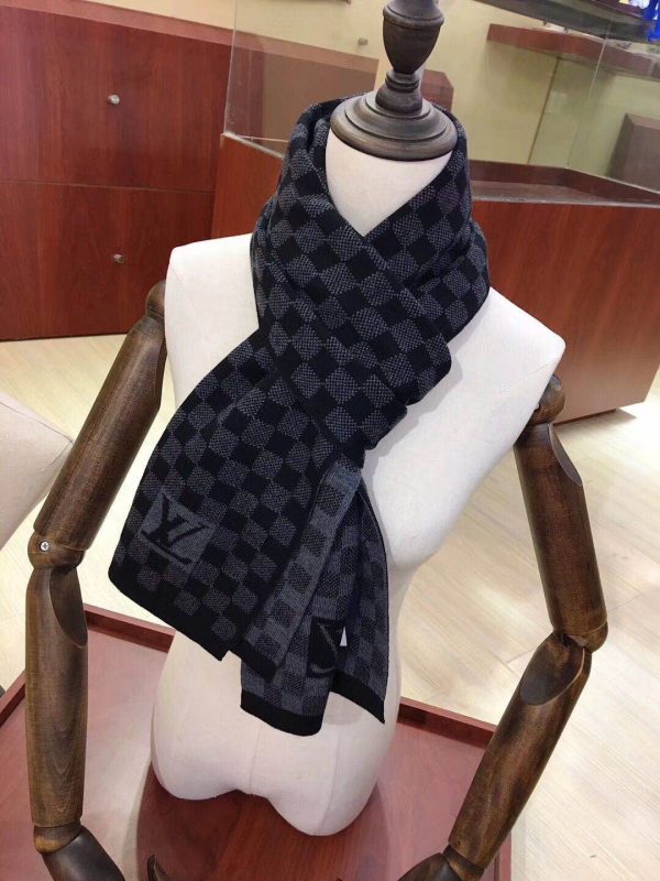 EN – Luxury LUV Scarf 030