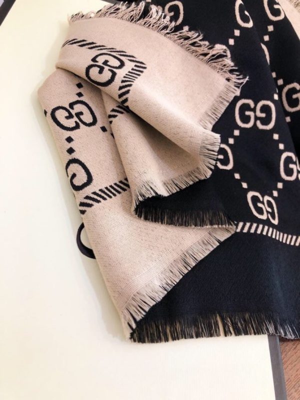 EN – Luxury GCI Scarf 037