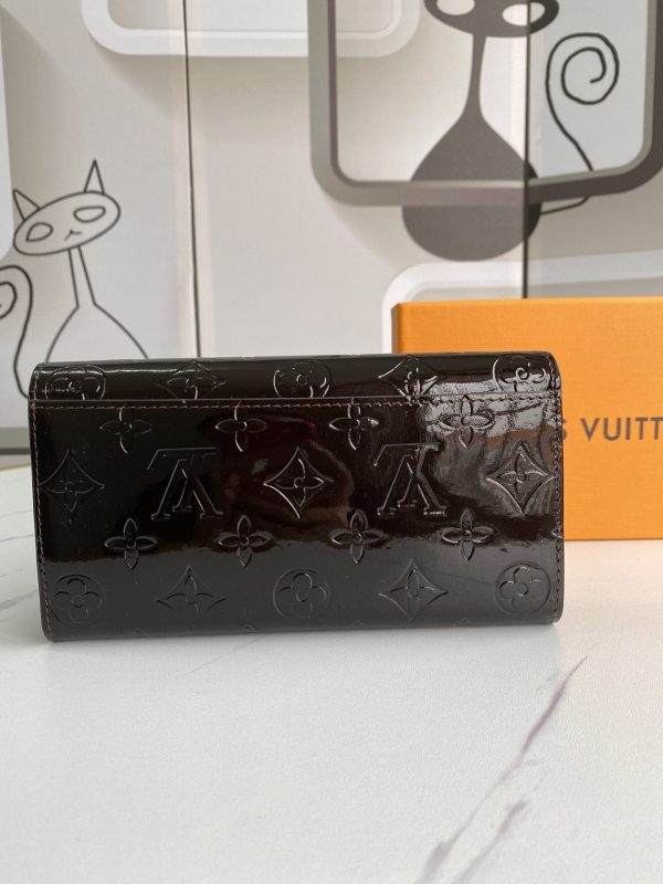 Louis Vuitton Wallet Sarah Monogram Vernis Amarante