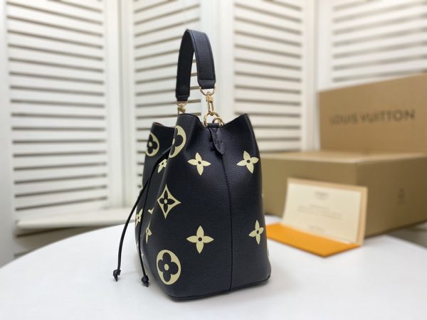 LOUIS VUITTON Néonoé MM Monogram Empreinte