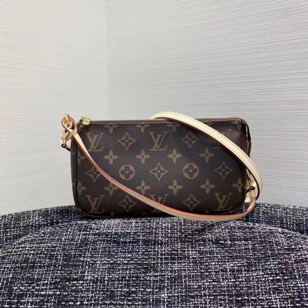 LOUIS VUITTON Pochette Accessoires Monogram Canva