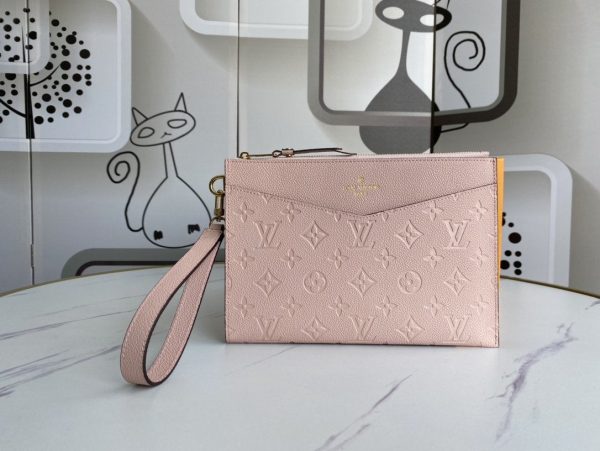 Louis Vuitton Pochette Melanie MM