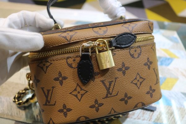 Louis Vuitton Capucines MM