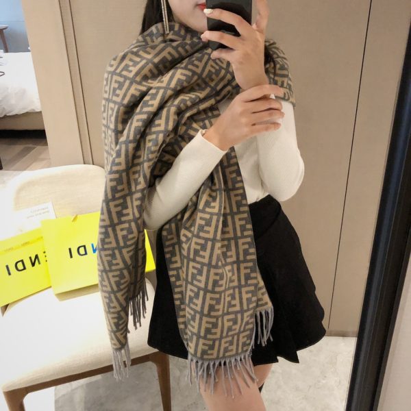 EN – Luxury FEI Scarf 014