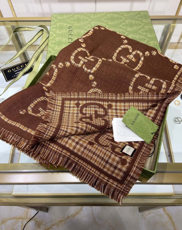 EN – Luxury GCI Scarf 020