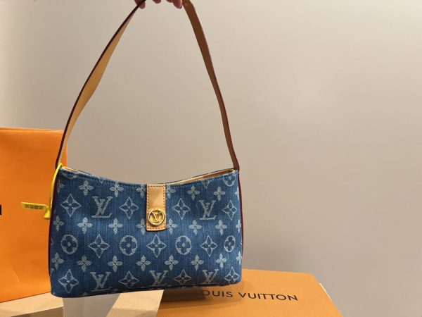 LV Hills Pochette Bag Monogram