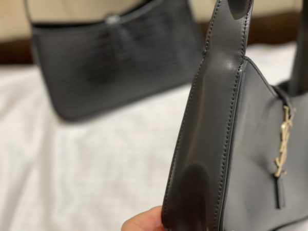 Saint Laurent Women Le 5 À 7 Leather Hobo Bag (7)