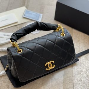 CHANEL Matelasse Small