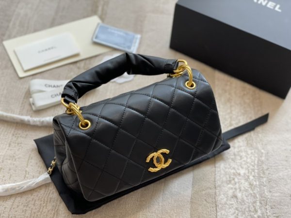 CHANEL Matelasse Small