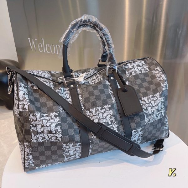 Louis Vuitton – Travel bag