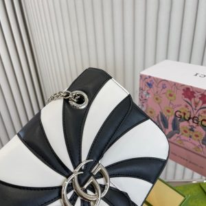 GG Marmont small shoulder bag