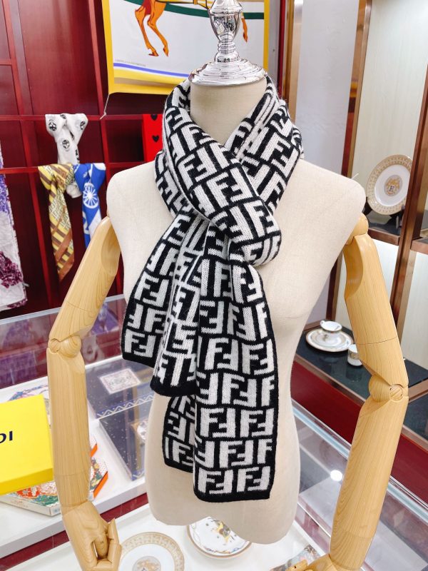 EN – Luxury FEI Scarf 004