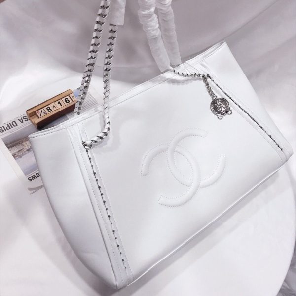 CHANEL CAVIAR MEDIUM STUDDED DEAUVILLE WHITE