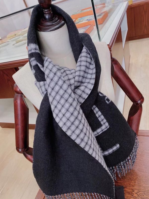 EN – Luxury FEI Scarf 010