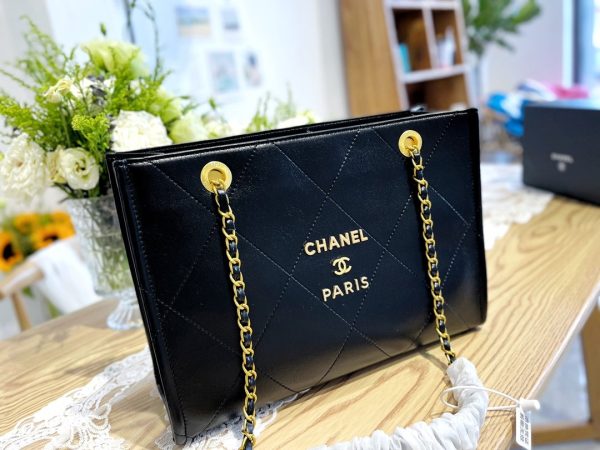 CHANEL CLASSIC DOUBLE FLAP BAG