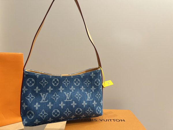 LV Hills Pochette Bag Monogram