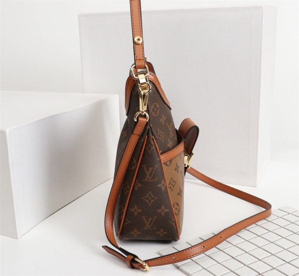 Louis Vuitton Monogram Canvas Dauphine PM