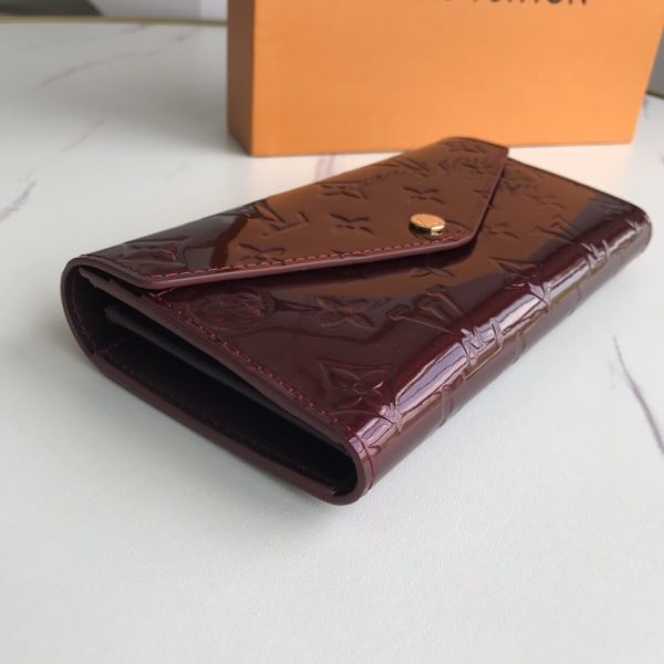 LOUIS VUITTON Sarah Monogram Vernis Wallet Rouge Fauviste