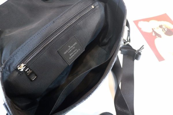 Louis Vuitton Messenger mm Voyager Grey Monogram Eclipse