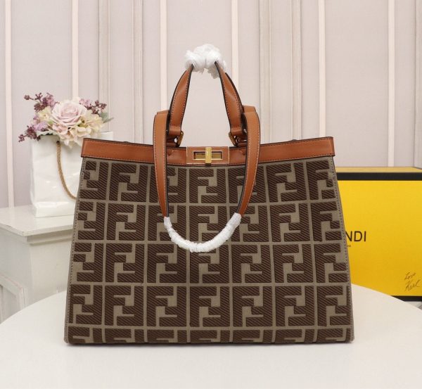 FENDI – Peekaboo Xlite tote bag