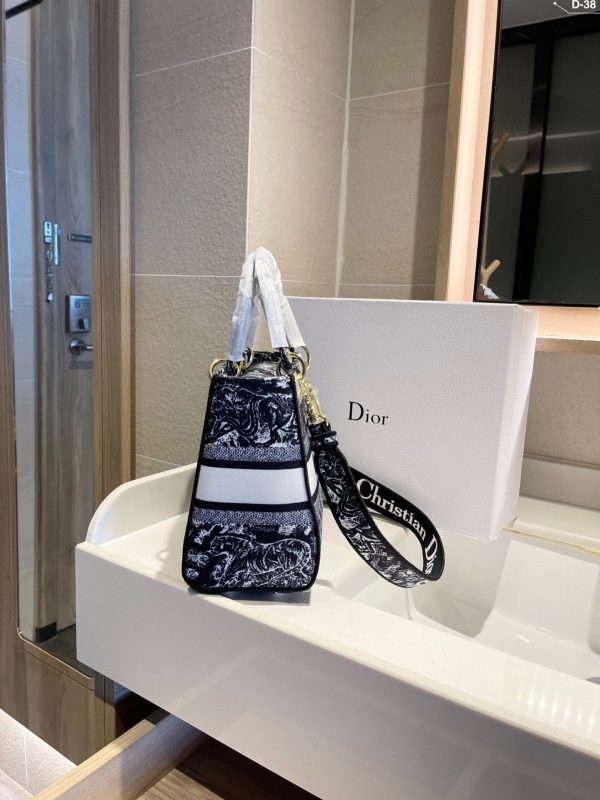 LADY DIOR MEDIUM