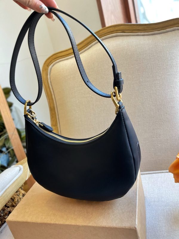 Women Fendi Fendigraphy Small Leather Hobo Bag