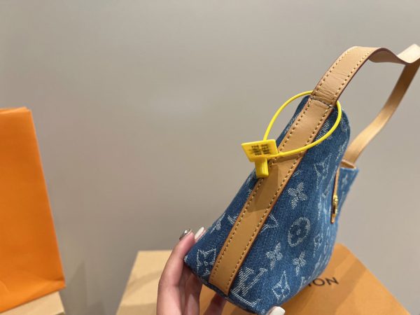 LV Hills Pochette Bag Monogram